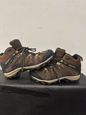 Merrell Moab Brown and Black Men's Mid-Top Hiking Boots